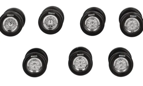 - Radsatz LKW, chrom, Pirelli, 1:87, Herpa