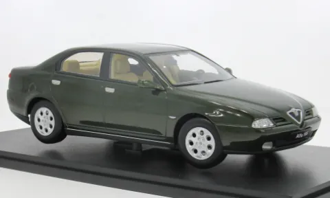 Alfa Romeo 166, dunkelgrün, 1999, 1:18, Triple 9 Collection