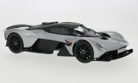 Aston Martin Valkyrie, silber/schwarz, 2022, 1:18, Maisto