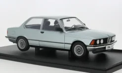 BMW 323i (E21), blau, 1980, 1:18, Solido