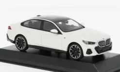 BMW i5, weiss, 2023, 1:43, Minichamps