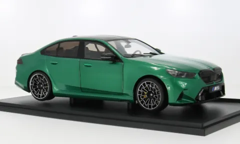 BMW M5 (G90), grün, 2025, 1:18, Solido