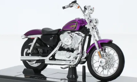 Harley Davidson XL 1200V Seventy-Two, violett, 2013, 1:18, Maisto
