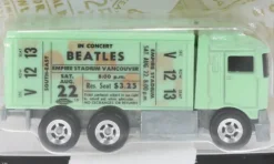- Hiway Hauler, The Beatles, 1:64, Hot Wheels Premium