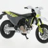 Husqvarna Husky 701 Supermoto, schwarz/weiss, 2023, 1:18, Maisto