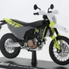 Husqvarna Husky 701 Supermoto, schwarz/weiss, 1:12, Maisto