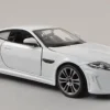Jaguar XKR-S, weiss, 1:24, Bburago