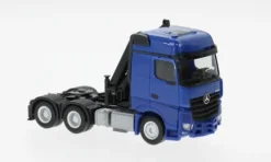 Mercedes Arocs, blau, Bigspace Zugmaschine 3achs mit Ladekran, 1:87, Herpa