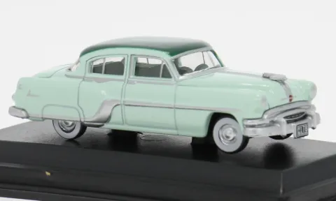 Pontiac Chieftain 4-Door, hellgrün/grün, 1954, 1:87, Oxford