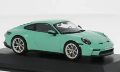 Porsche 911 GT3 (992), hellgrün, 1:43, Solido