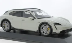 Porsche Taycan Cross Tourismo Turbo S, hellgrau, 2021, 1:18, Minichamps