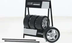 - Räderset: OZ Crono, silber, 1:18, IXO
