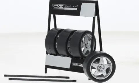 - Räderset: OZ Crono, silber, 1:18, IXO
