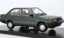 Volvo 340, grün, 1987, 1:18, Triple 9 Collection