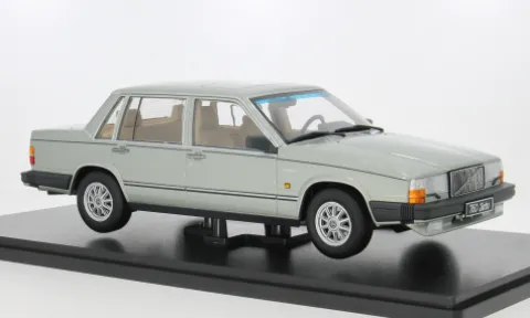 Volvo 760, hellgrün, 1995, 1:18, Triple 9 Collection