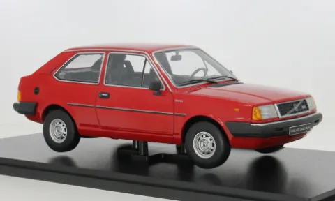 Volvo 343, rot, 1982, 1:18, Triple 9 Collection