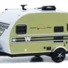 Winnebago Winnie Drop, oliv/weiss, 2017, 1:64, Greenlight